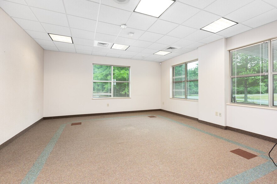 More Photos Of 15394 Kings Hwy, Montross Medical For Sale