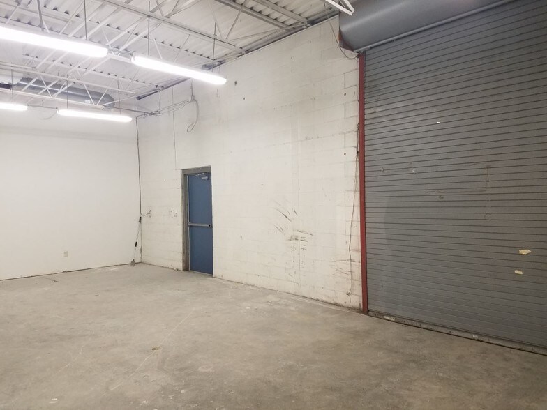 More Photos Of 1380 Mall Dr, Benton Harbor Convenience Store For Lease