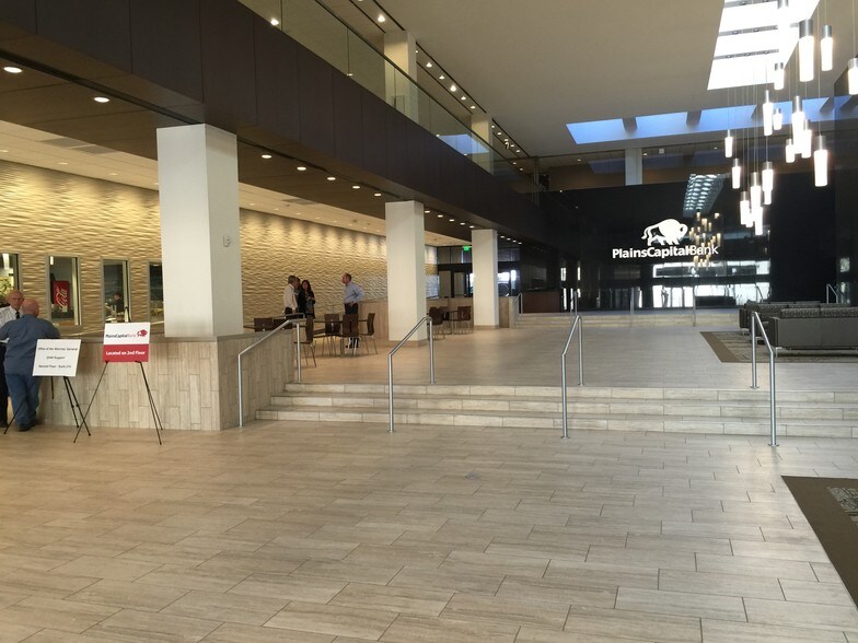 More Photos Of 500 N Shoreline Blvd, Corpus Christi Office For Lease