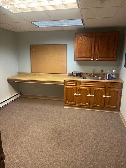 More Photos Of 980 Forest Ave, Portland Office For Lease