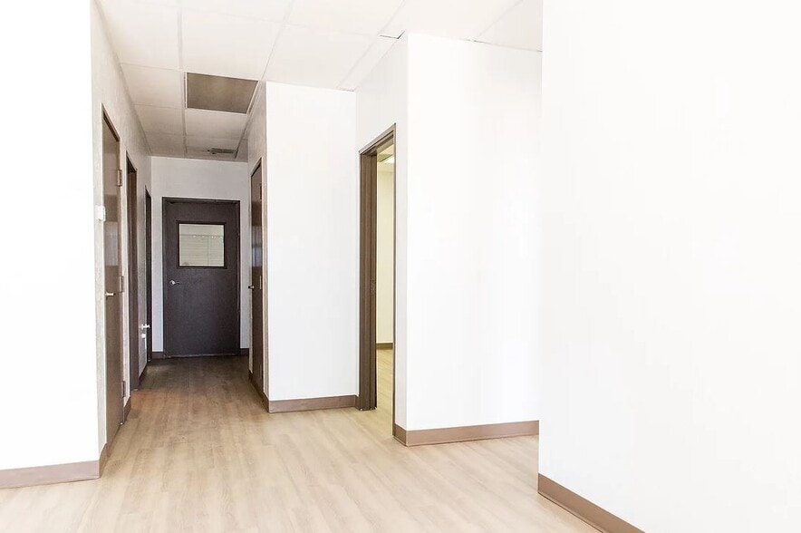 More Photos Of 11127 Shady Trl, Dallas Light Distribution For Sale