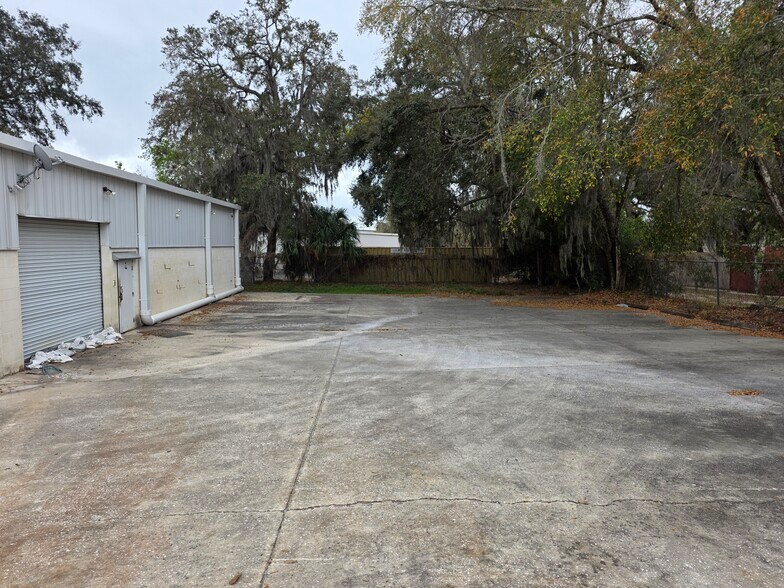 More Photos Of 6800 Edgewater Commerce Pky, Orlando Warehouse For Sale