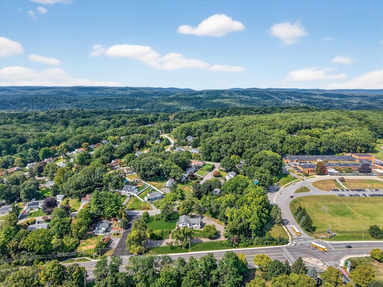 More Photos Of 2 Renee Gate St, Cortlandt Manor Office For Sale