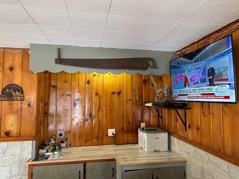 More Photos Of 1640 W US-2, Crystal Falls Restaurant For Sale