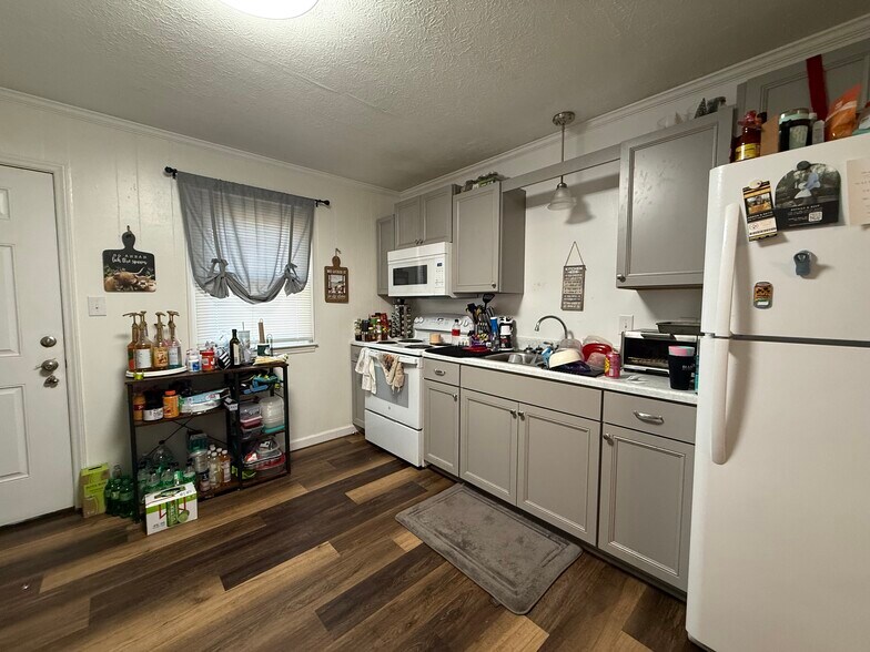 More Photos Of 71 Maple St, Clyde Apartments For Sale