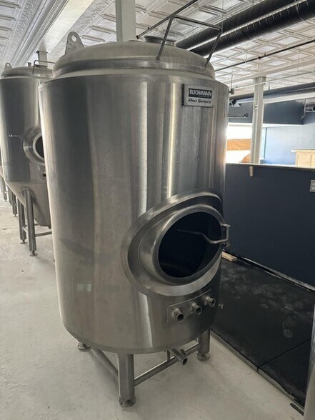 More Photos Of 137 S Main St, Adrian Storefront Retail Office For Lease