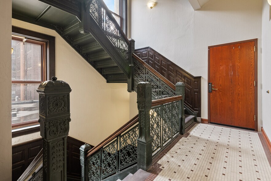 More Photos Of 6 W 5th St W, Saint Paul Office For Sale