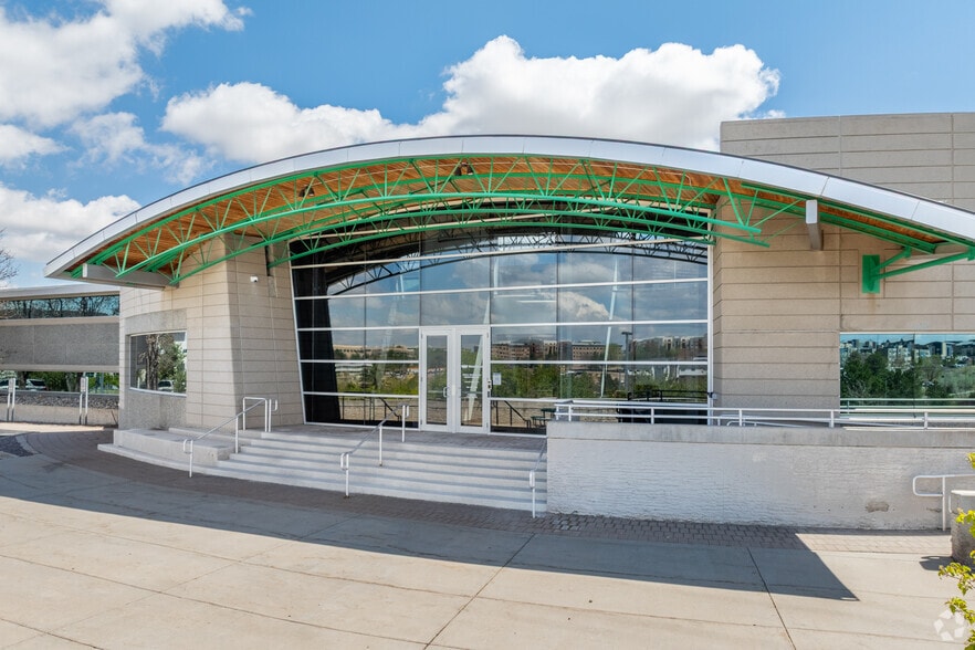 More Photos Of 360 Inverness Dr S, Englewood Warehouse For Lease