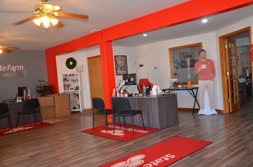 More Photos Of 115 E South Street, Sandwich Storefront Retail Office For Lease