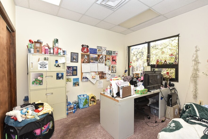 More Photos Of 230 West Parkway, Pompton Plains Flex For Sale