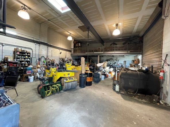More Photos Of 110 Mineola Ave, Roslyn Heights Light Distribution For Sale