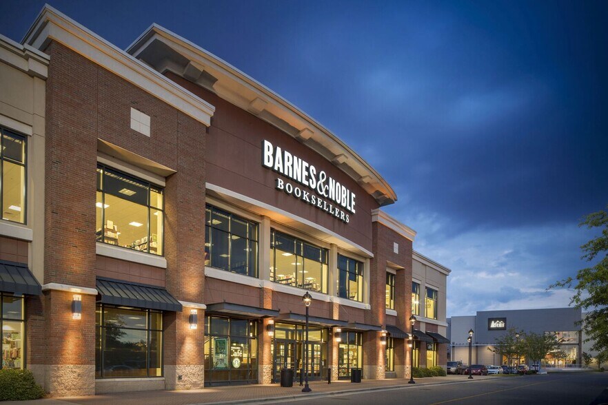 More Photos Of 11025 Carolina Place Pky, Pineville Unknown For Lease