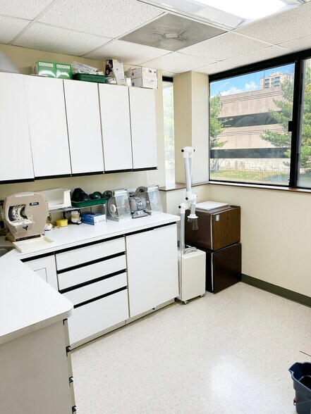 More Photos Of 90 Morgan St, Stamford Office For Sale