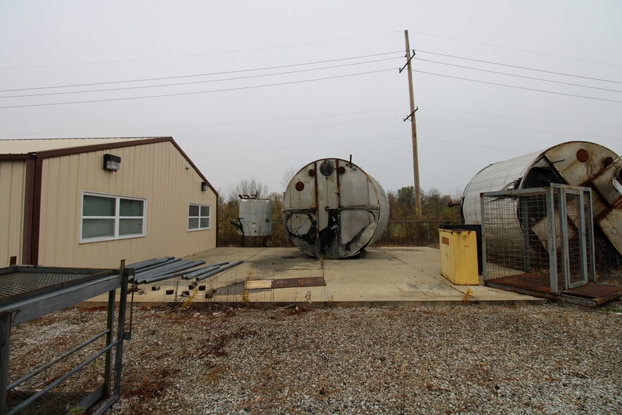 More Photos Of 7350 IL-111, South Roxana Specialty For Sale