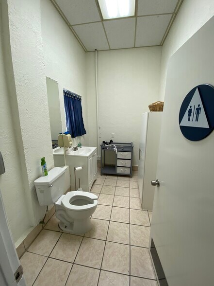 More Photos Of 5011 Holly Dr, San Diego Office For Lease