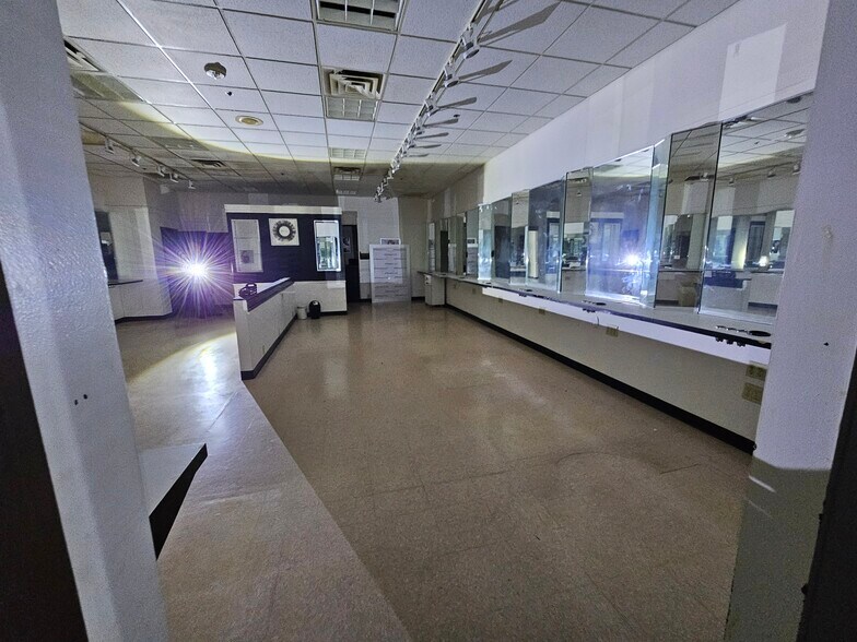 More Photos Of 4129 Wilder Rd, Bay City General Retail For Sale