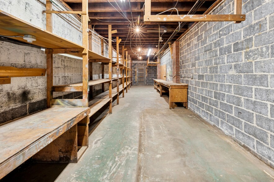 More Photos Of 587-621 E Boston Post Rd, Mamaroneck Storefront For Lease