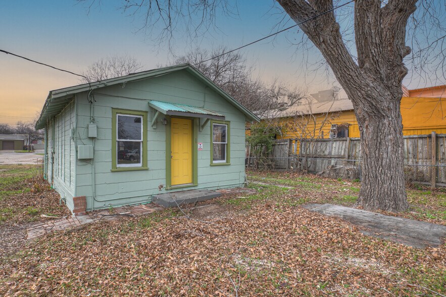 More Photos Of 650-664 S Seguin Ave, New Braunfels Land For Sale