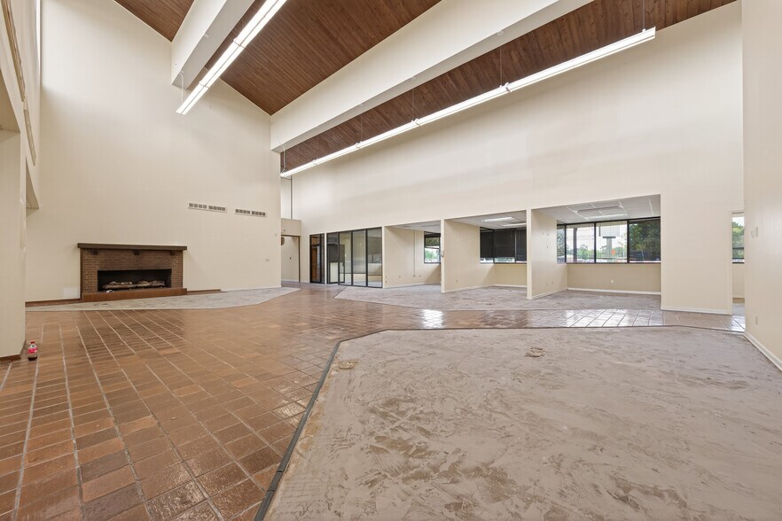 More Photos Of 25100 FM 2100 Rd, Huffman Bank For Lease