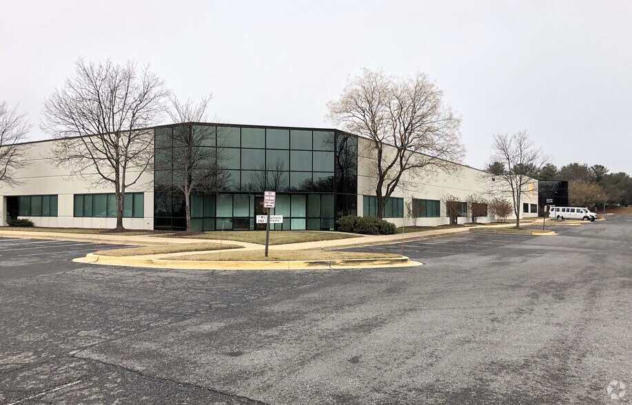 More Photos Of 1100 Mercantile Ln, Largo Office For Lease