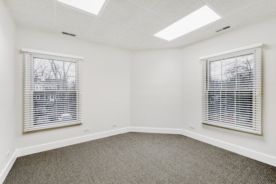 More Photos Of 610 W Roosevelt Rd, Wheaton Medical For Lease