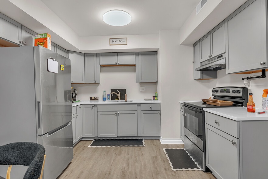 More Photos Of 9201 Kennedy Ave, Highland Apartments For Sale