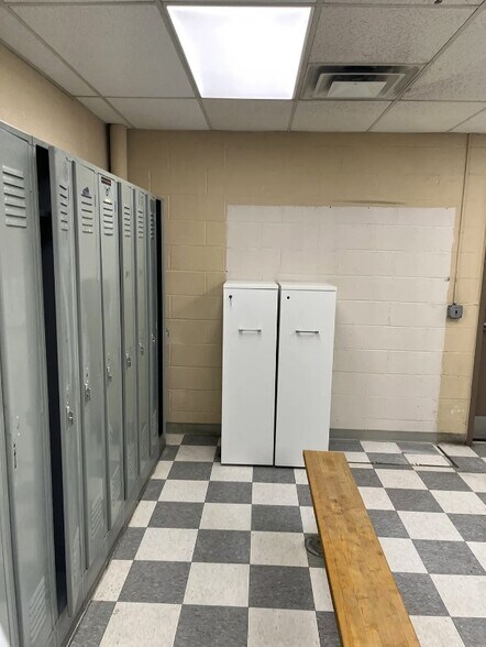 More Photos Of 137 W Commercial Ave, Moonachie Warehouse For Lease