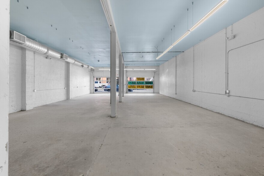 More Photos Of 127 SE 3rd St, Lees Summit Freestanding For Lease