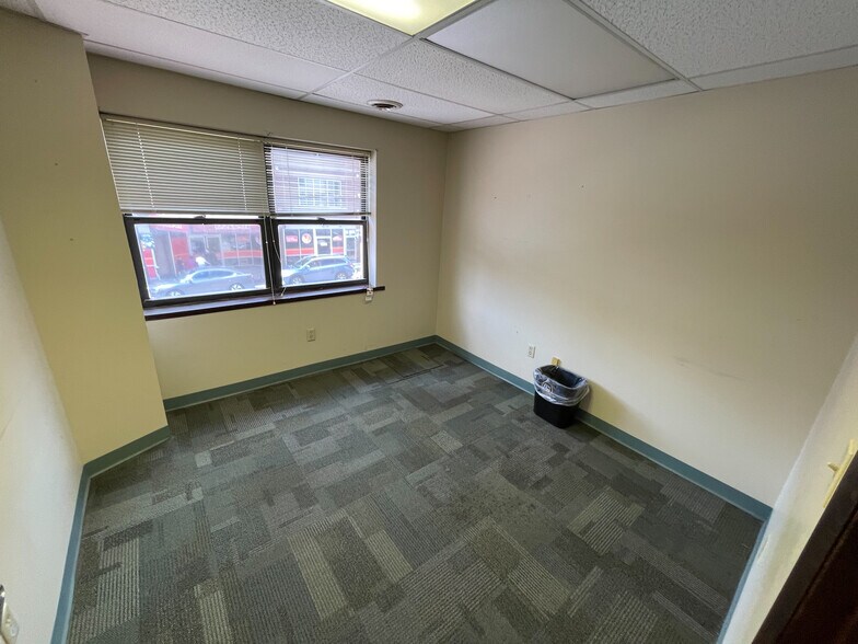 More Photos Of 610-612 Lincoln Ave, Bellevue Storefront Retail Office For Lease