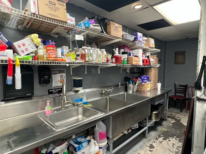More Photos Of 821 W Broadway St, Muskogee Restaurant For Sale
