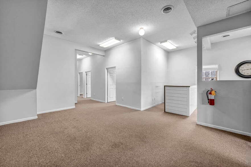 More Photos Of 4020-4028 Colorado Ave, Sheffield Storefront Retail Office For Sale