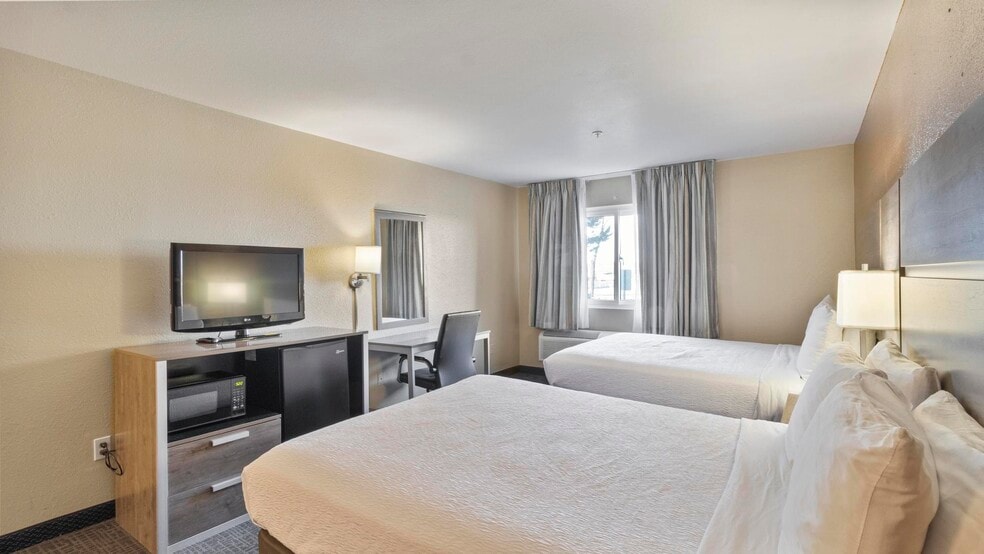 More Photos Of 1509 6th St, Wells Hotel For Sale