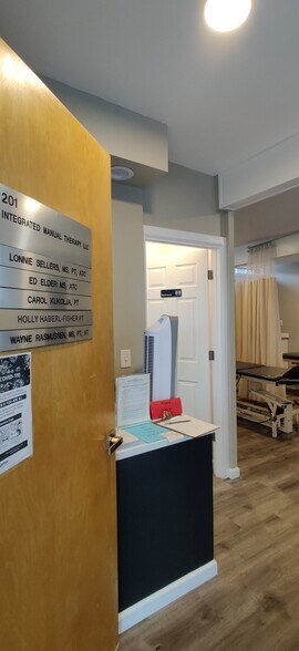 More Photos Of 18021-18023 15th Ave NE, Shoreline Office For Sale