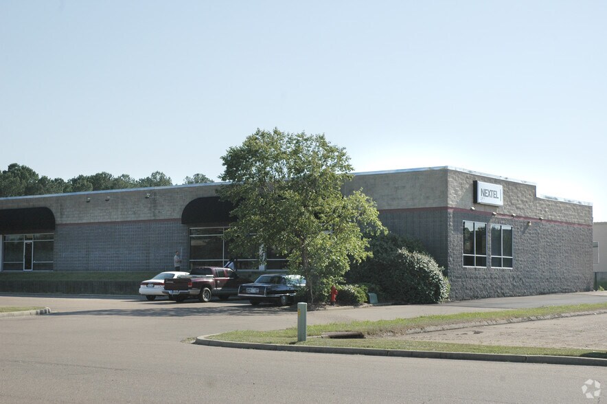 More Photos Of 3010 Lakeland Cv, Flowood Loft Creative Space For Lease