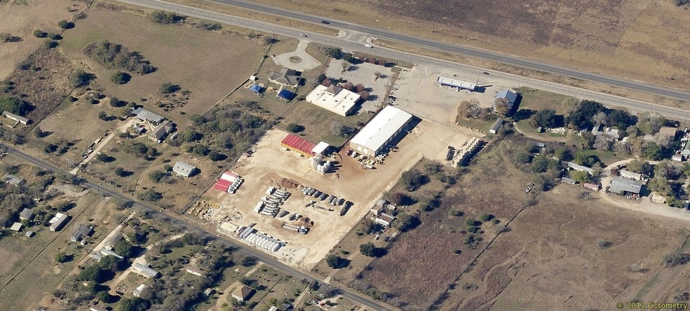 More Photos Of 19720 S US Highway 281, San Antonio Warehouse For Lease