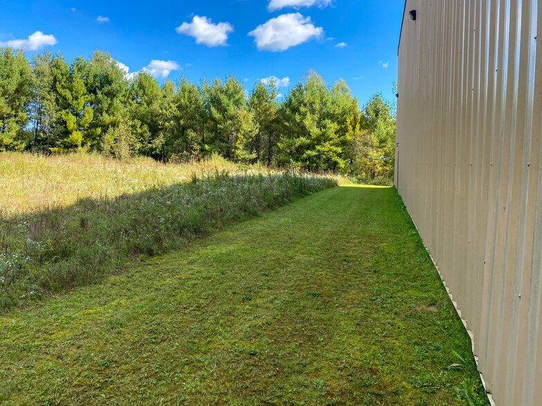 More Photos Of 202 Tilmar Ave, Elroy Warehouse For Sale