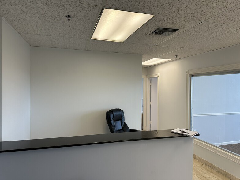 More Photos Of 2455 E Sunrise Blvd, Fort Lauderdale Loft Creative Space For Sale