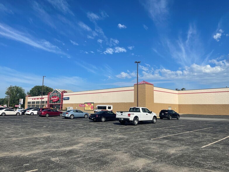 More Photos Of 6063-6091 Broadway, Merrillville General Retail For Lease