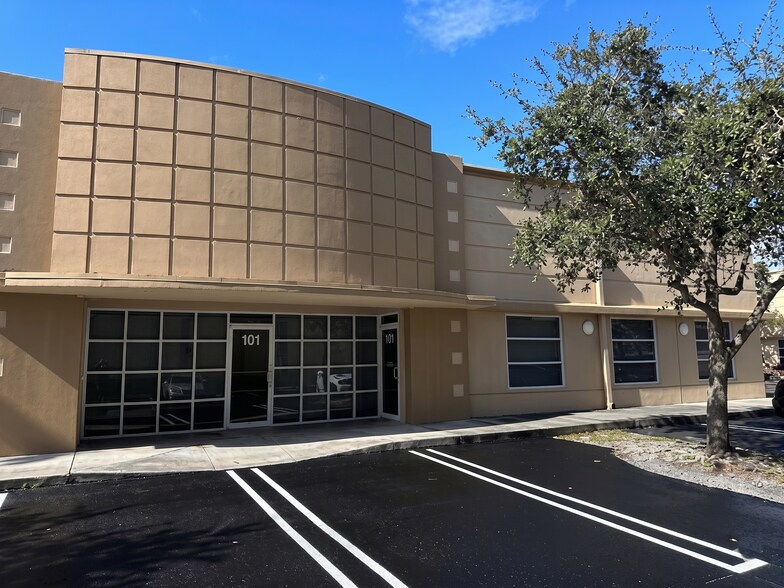 More Photos Of 470 S Andrews Ave, Pompano Beach Unknown For Lease