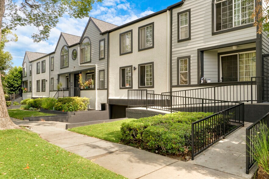 More Photos Of 519 South St, Glendale Apartments For Sale