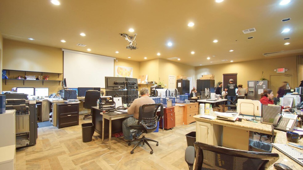 More Photos Of 14909 N Kelly Ave, Edmond Loft Creative Space For Lease