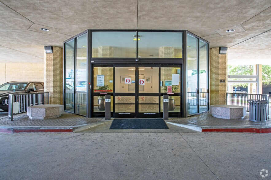 More Photos Of 1305 W 34th St, Austin Medical For Lease
