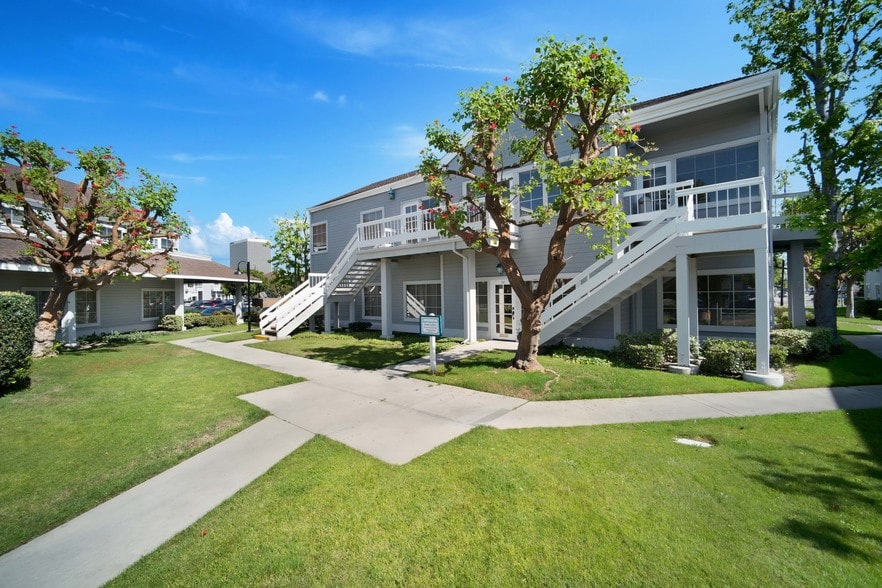 More Photos Of 12361 Lewis St, Garden Grove Unknown For Lease