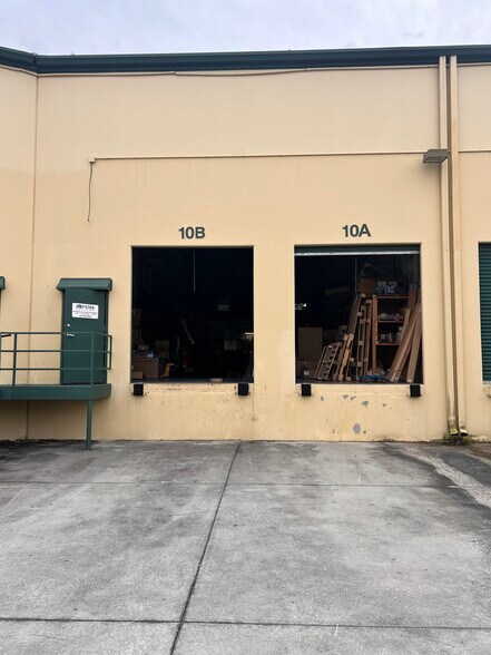More Photos Of 6881 Kingspointe Pky, Orlando Business Park For Lease