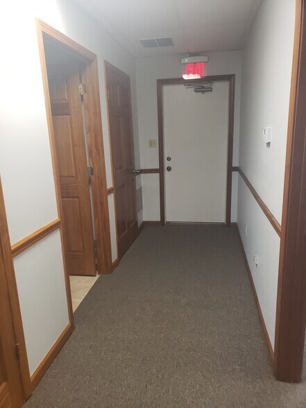More Photos Of 1512 W 96th Ave, Crown Point Office Residential For Lease