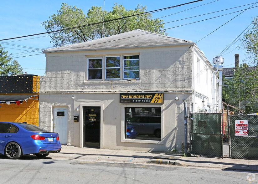 More Photos Of 26 Meriam St, Hempstead Storefront Retail Office For Lease