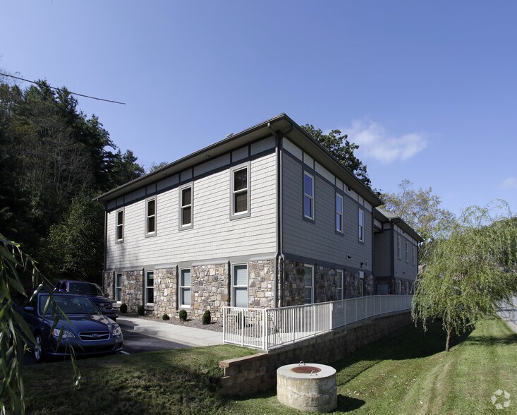 More Photos Of 379 New Market Blvd, Boone Office For Lease