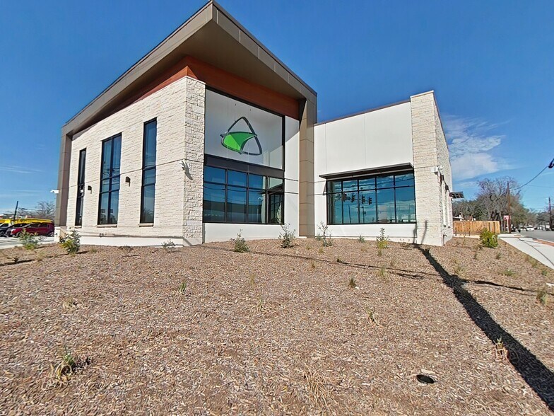 More Photos Of 3206 Fredericksburg Rd, San Antonio Bank For Lease