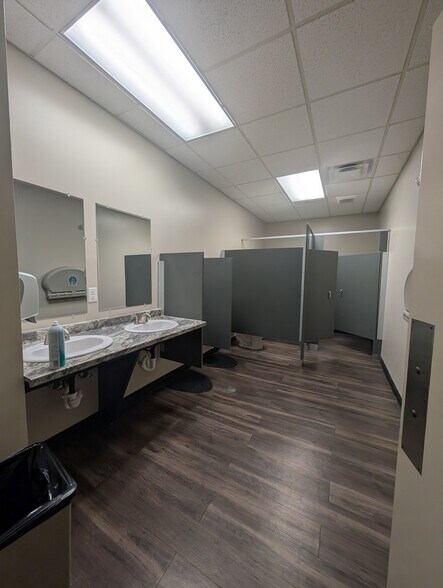 More Photos Of 57 Summit Dr, Corbin Medical For Lease