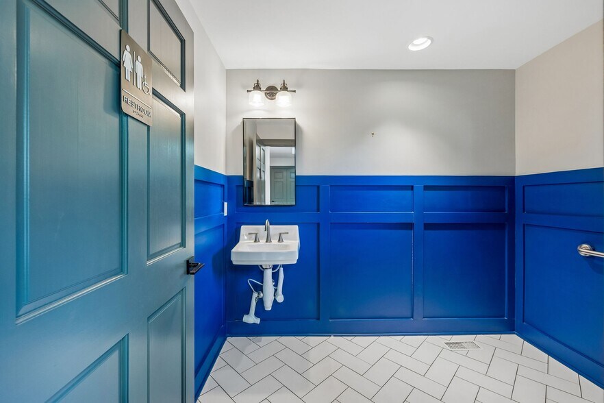 More Photos Of 2831 Azalea Pl, Nashville Office Residential For Lease